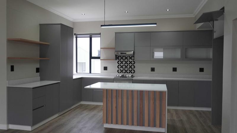 3 Bedroom Property for Sale in Kraaibosch Park Western Cape